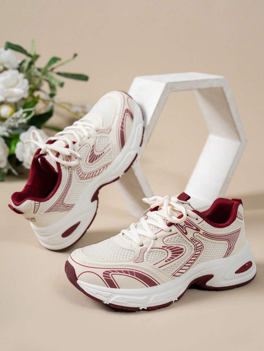Erhöhte Sneaker mit Keilabsatz