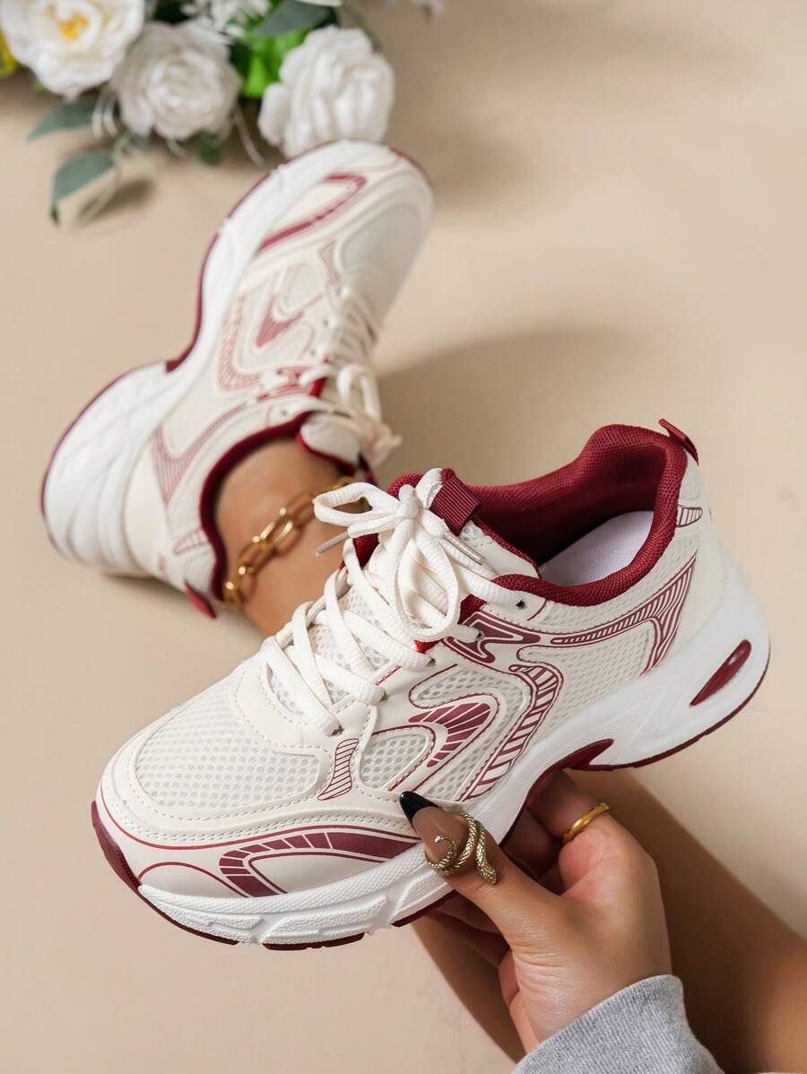 Erhöhte Sneaker mit Keilabsatz